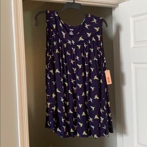 Evri Brand flowy tank. Navy blue with bird print.